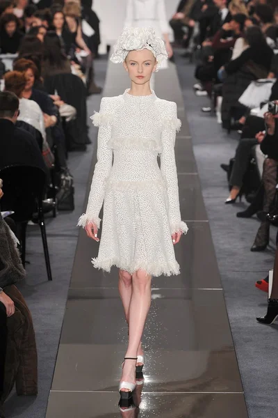 Look 24